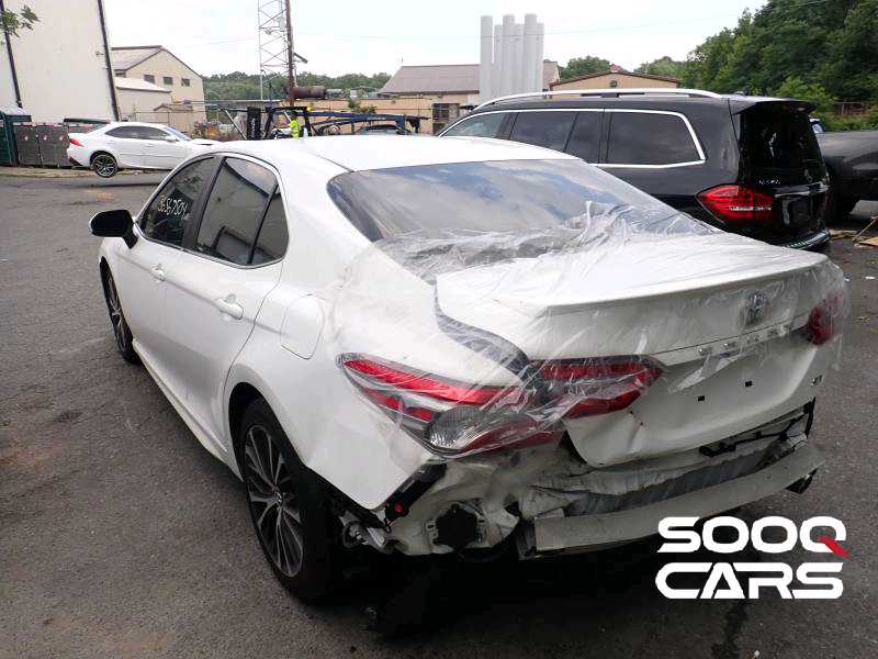 Car Image 2018 TOYOTA CAMRY