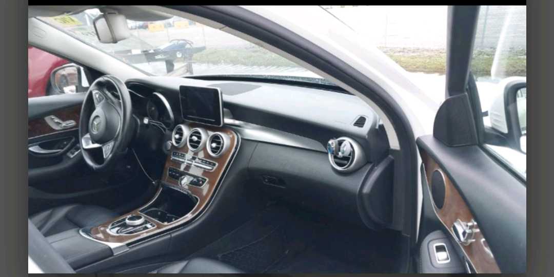 Car Image 2017 MERCEDES C Class
