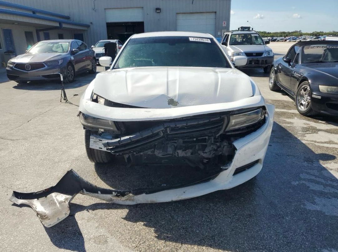 Car Image 2019 DODGE CHARGER